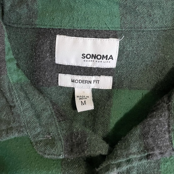 100% Cotton Sonoma plaid button up - Picture 3 of 4